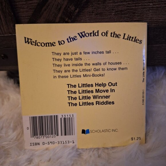 The Little Winner Book World of Littles Small Paperback ABC TV Show Cartoon 80s - Picture 7 of 7